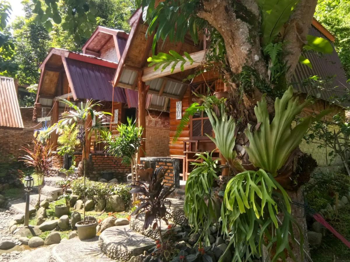 Lucky Bamboo'Bungalows-Resto And Orangutan Jungle Trekking Tours Bukit Lawang Kültér fotó